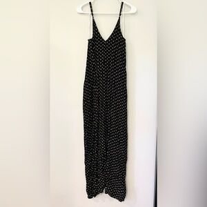Lulu's Black and White Maxi Dress Never Worn, has Pockets
